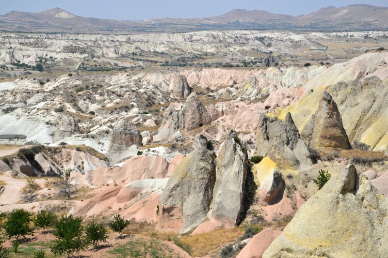 Turquía: panorámica del valle de K?z?lçukur en Capadocia