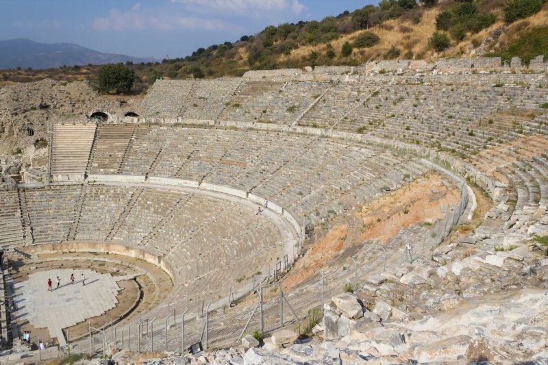 Turquía: gran anfiteatro de Éfeso en la antigua ciudad de Selçuk