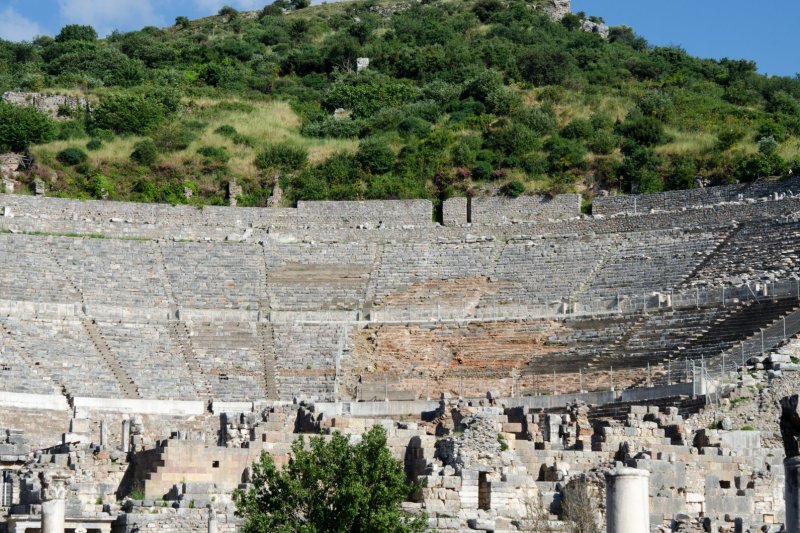 Turquía: Odeón de Éfeso entre las ruinas de la antigua ciudad