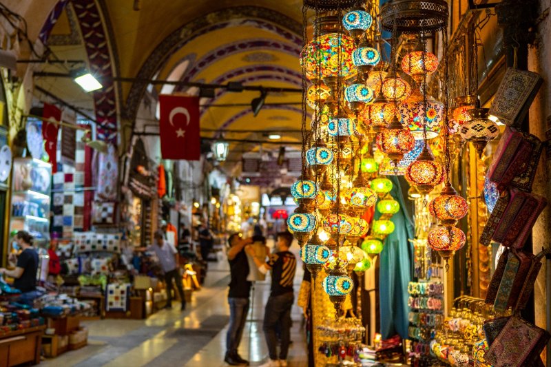Turquía: Gran Bazar de Estambul, uno de los mercados cubiertos más antiguos