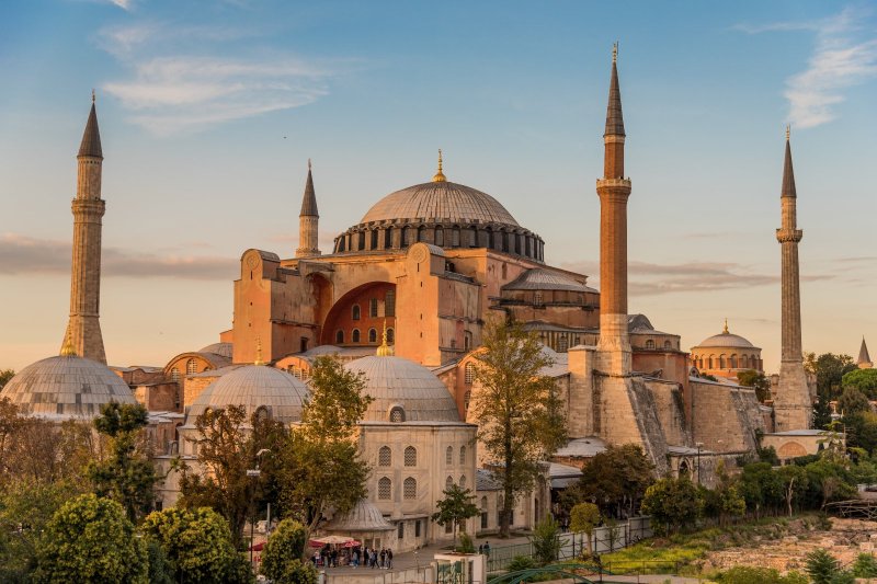 Turquía: Santa Sofía de Estambul, antiguo templo bizantino y mezquita imperial