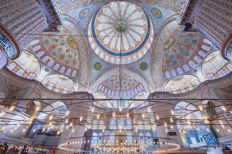 Turquía: interior ornamentado de la Mezquita Azul de Sultanahmet, Estambul