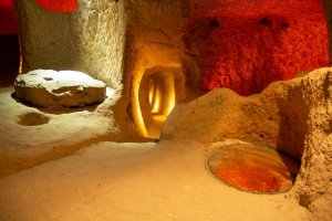 Turquía: ciudad subterránea de Kaymakl? en Capadocia