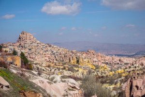 Turquía: castillo de Uçhisar y ciudad excavada en la roca, Capadocia