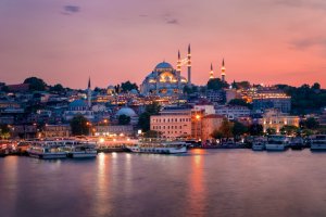 Turquía: Estambul al atardecer sobre el Bósforo