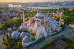 Turquía: Santa Sofía al atardecer con el Cuerno de Oro en Estambul