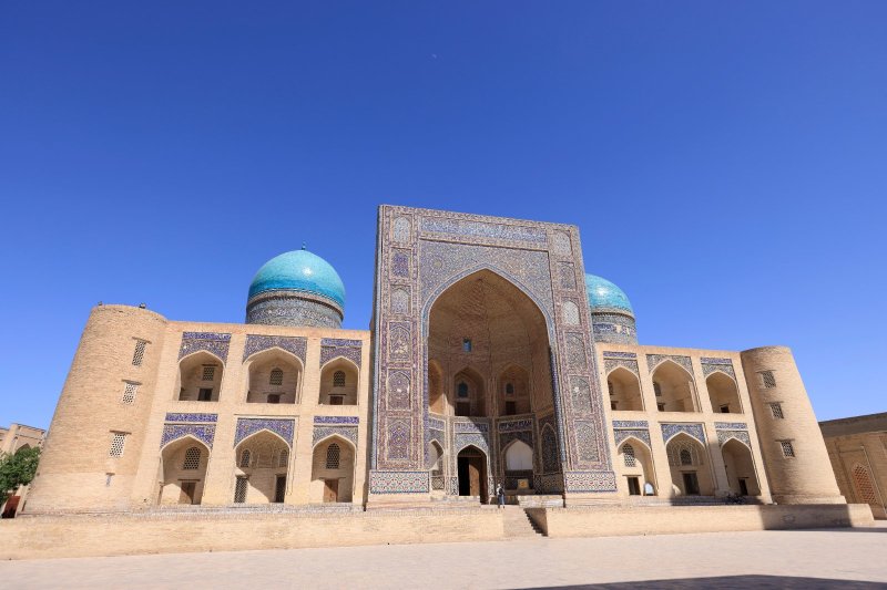 Uzbekistán: madraza Mir-i-Arab en el complejo Poi Kalyan de Bujará