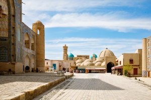 Uzbekistán: madrazas Ulugh Beg y Abdulaziz Khan junto a Toki Zargaron en Bujará